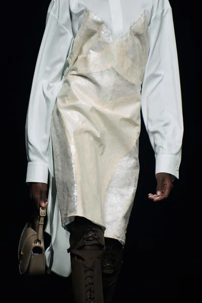 Look 27